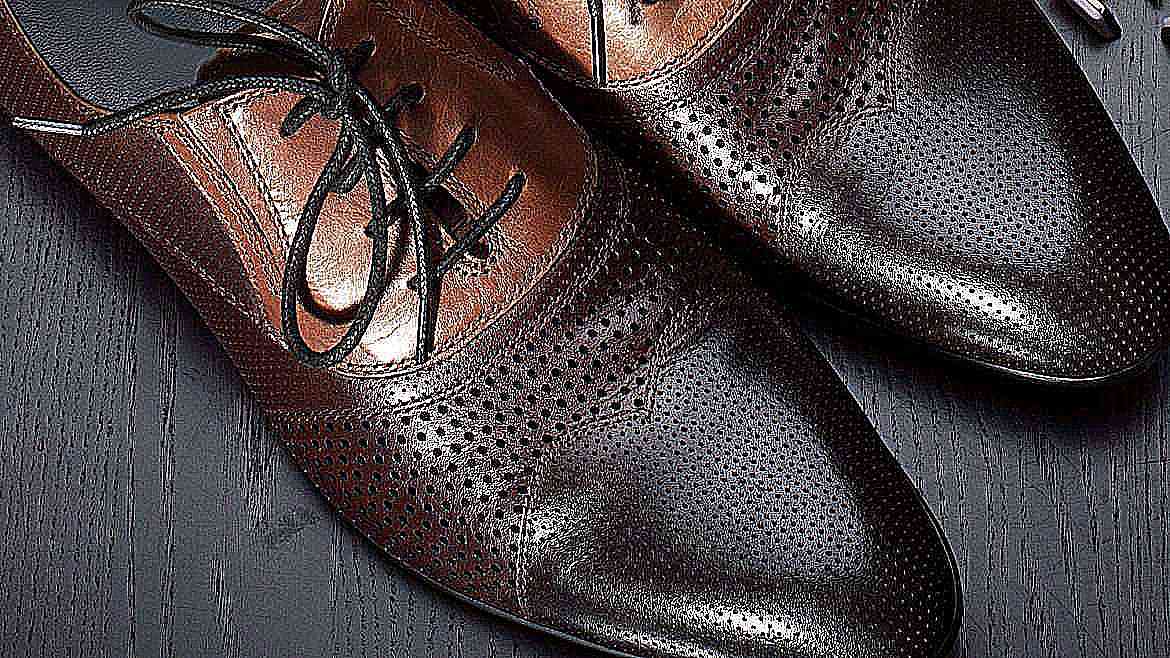 How to Stretch Leather Shoes